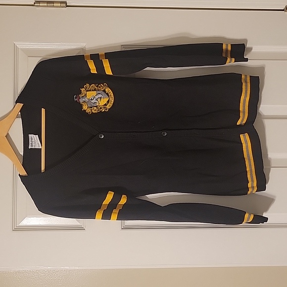 Hufflepuff Cardigan, Size Small - Picture 1 of 3
